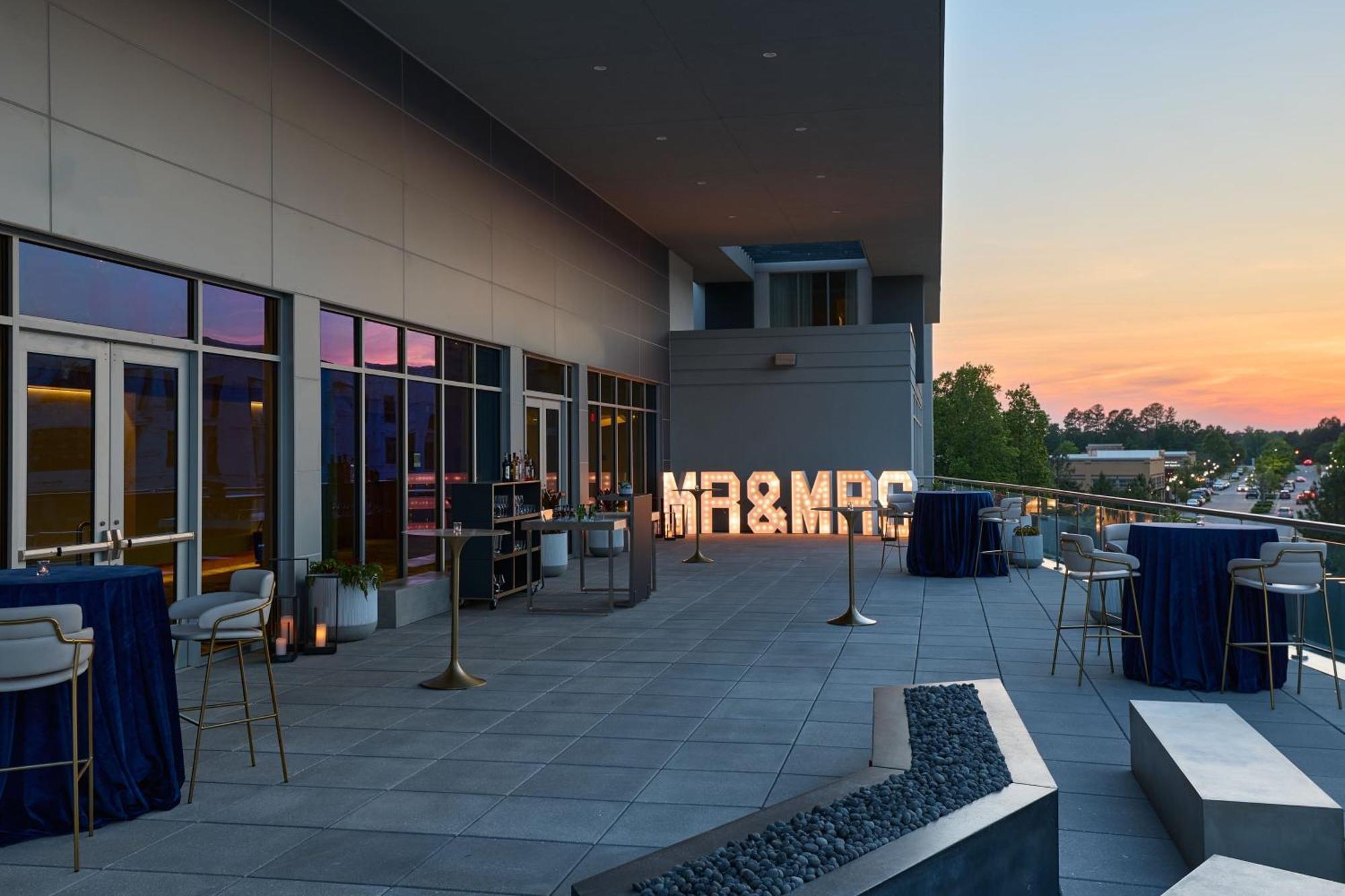Отель The Westin Raleigh-Durham Airport Экстерьер фото