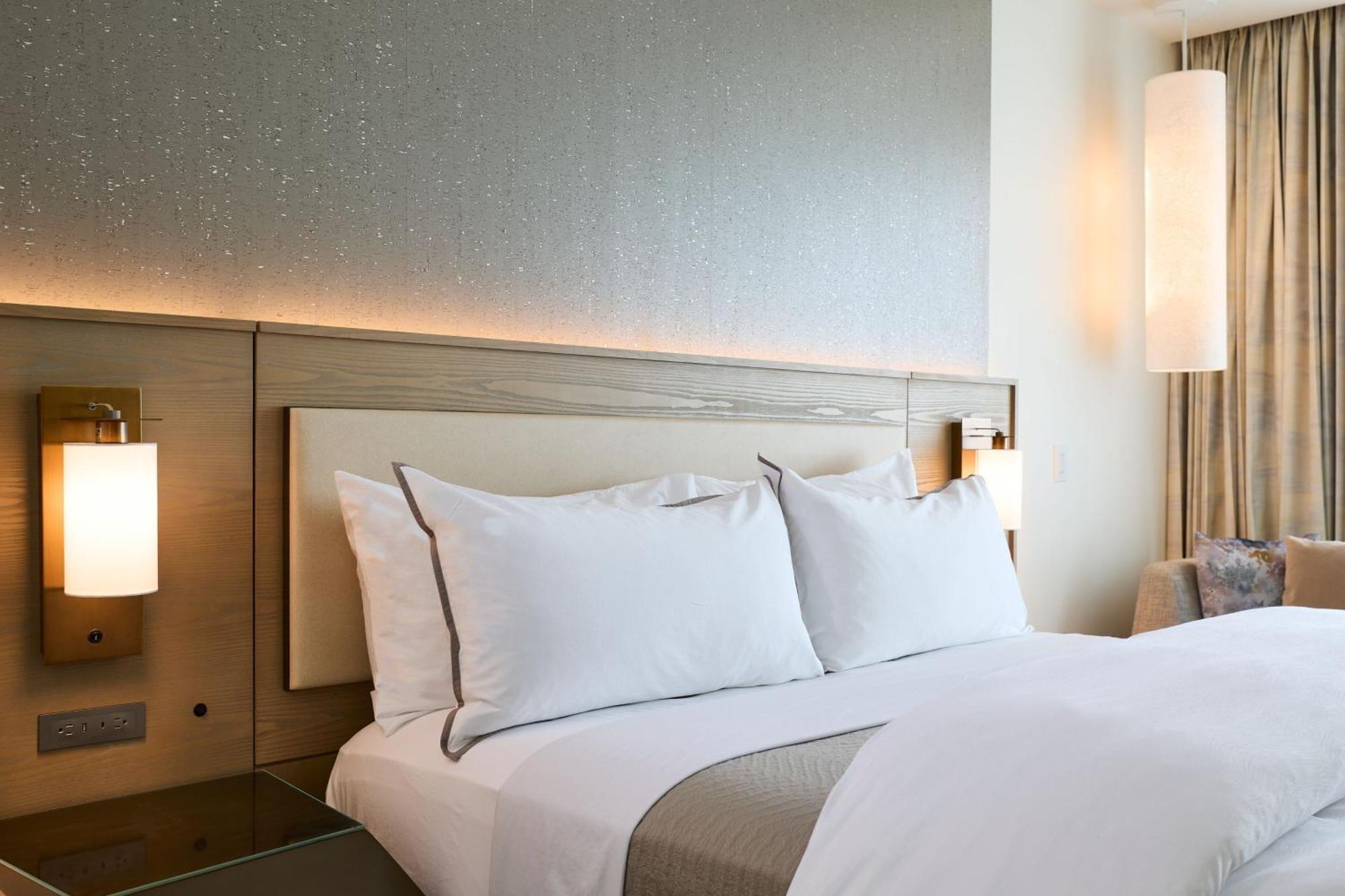 Отель The Westin Raleigh-Durham Airport Экстерьер фото