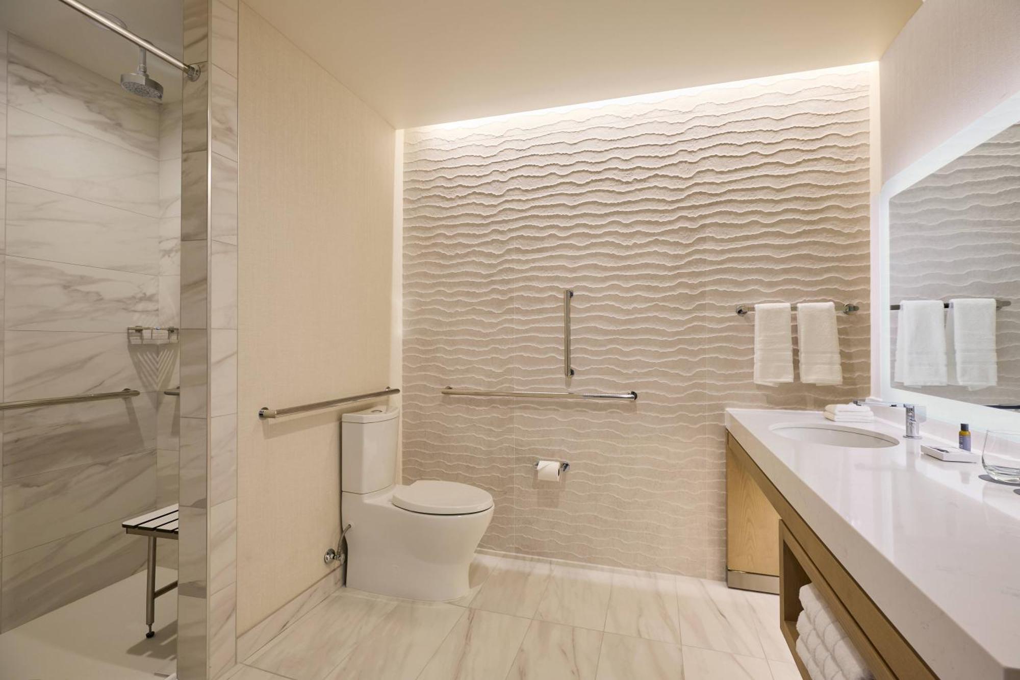 Отель The Westin Raleigh-Durham Airport Экстерьер фото