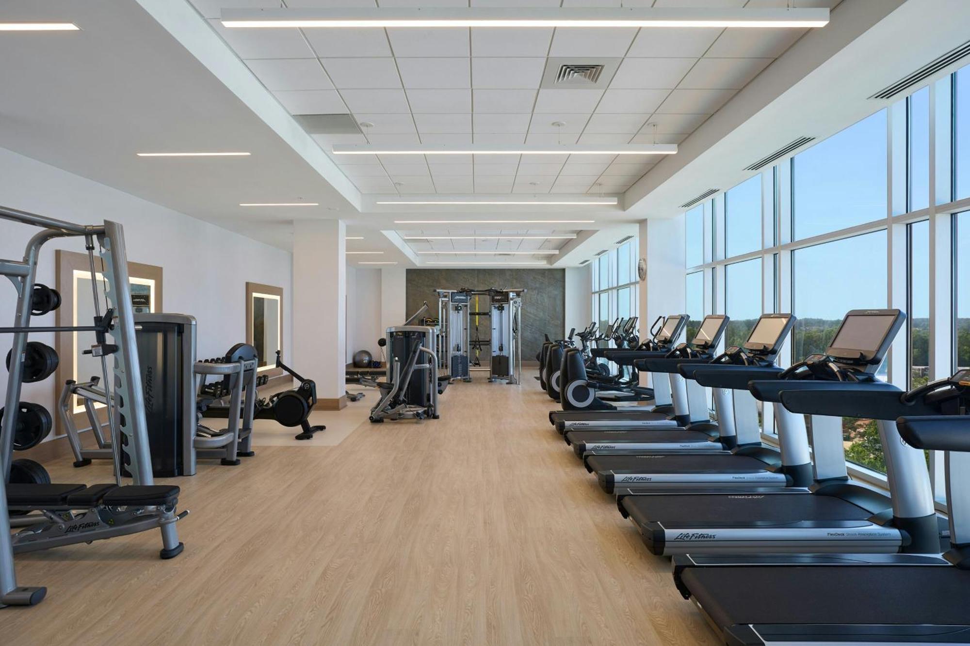 Отель The Westin Raleigh-Durham Airport Экстерьер фото